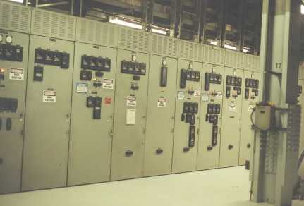 490_switchgear.jpg (13327 bytes)